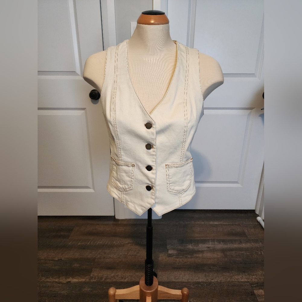 Belle Vere Cream Button-Up Vest